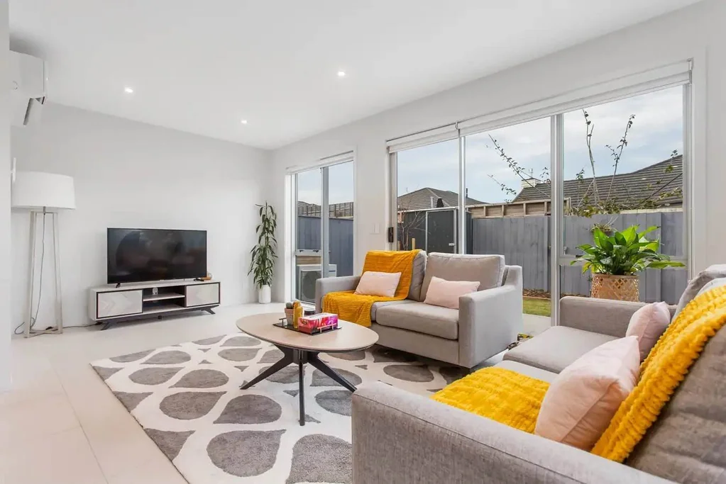 Quality Built 5 bedroom Home - Karaka