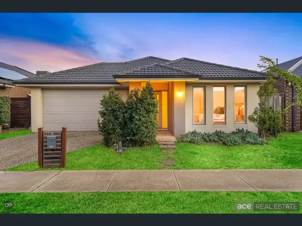 North Facing, Great Living Spaces and Centrally Positioned