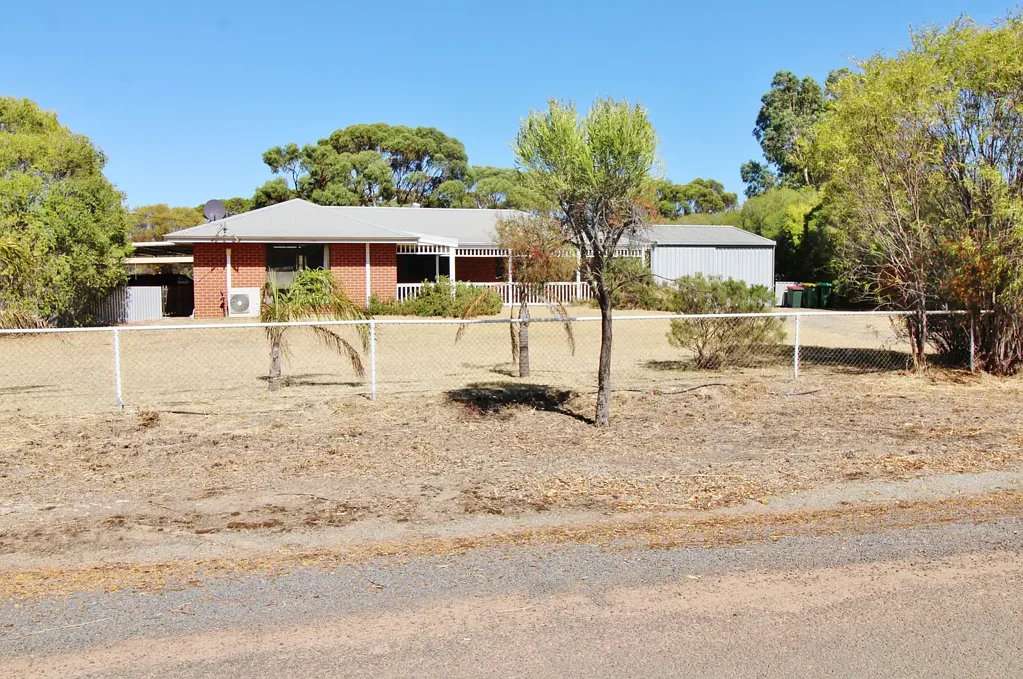Wagin  Your Country Escape Awaits on (3 acres)