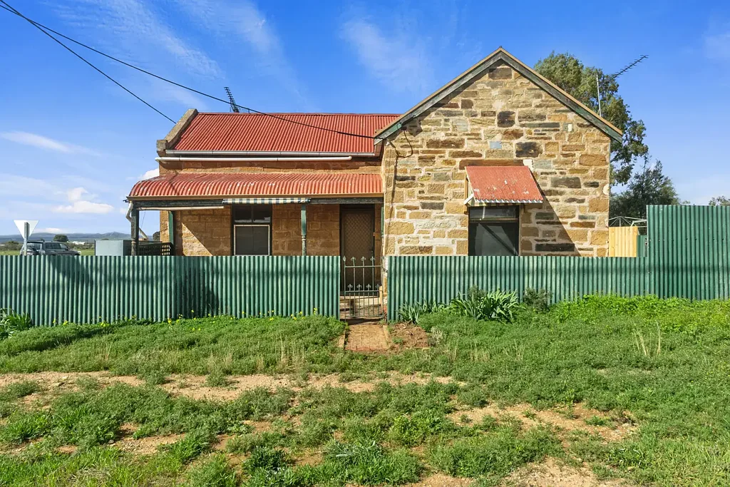 Orroroo 3房  Family Freestone Cottage on Three Titles