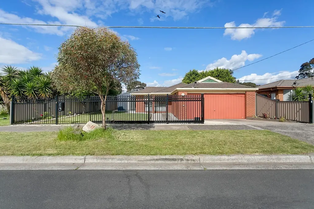 Beautiful 4-Bedroom Family Home in a Quiet Neighbourhood