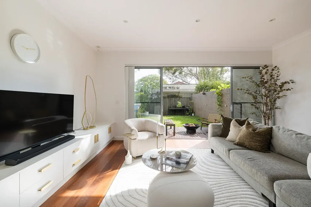 Lewisham 3ਬੈੱਡਰੂਮ Contemporary terrace in peaceful laneway near park, city transport