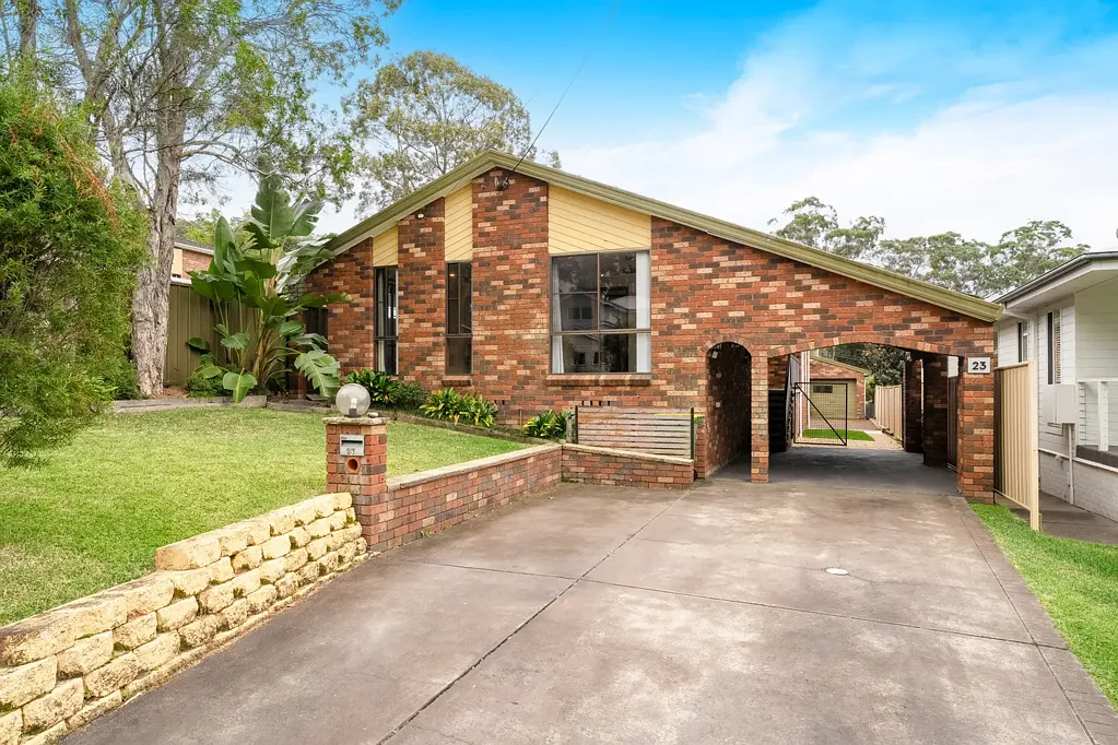 Springfield 3房  Character-Filled Family Home with Enduring Potential