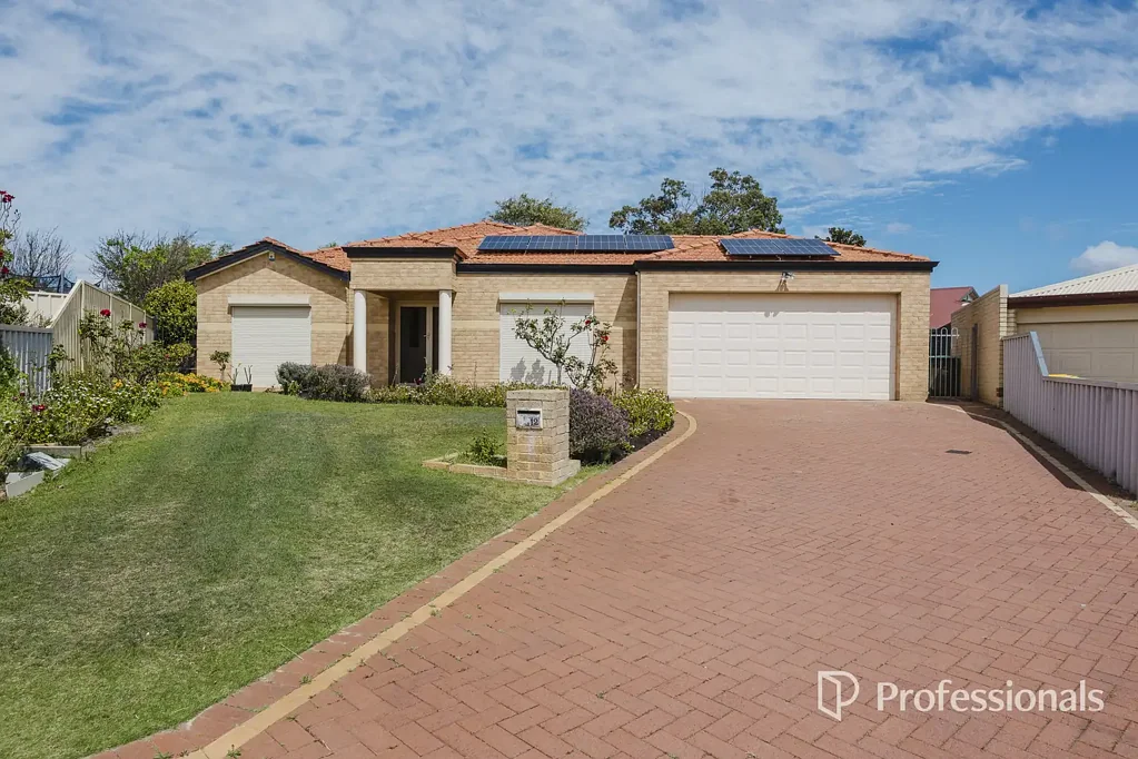Marangaroo 3બેડરૂમ EXPANSIVE FAMILY HOME ON 810SQM
