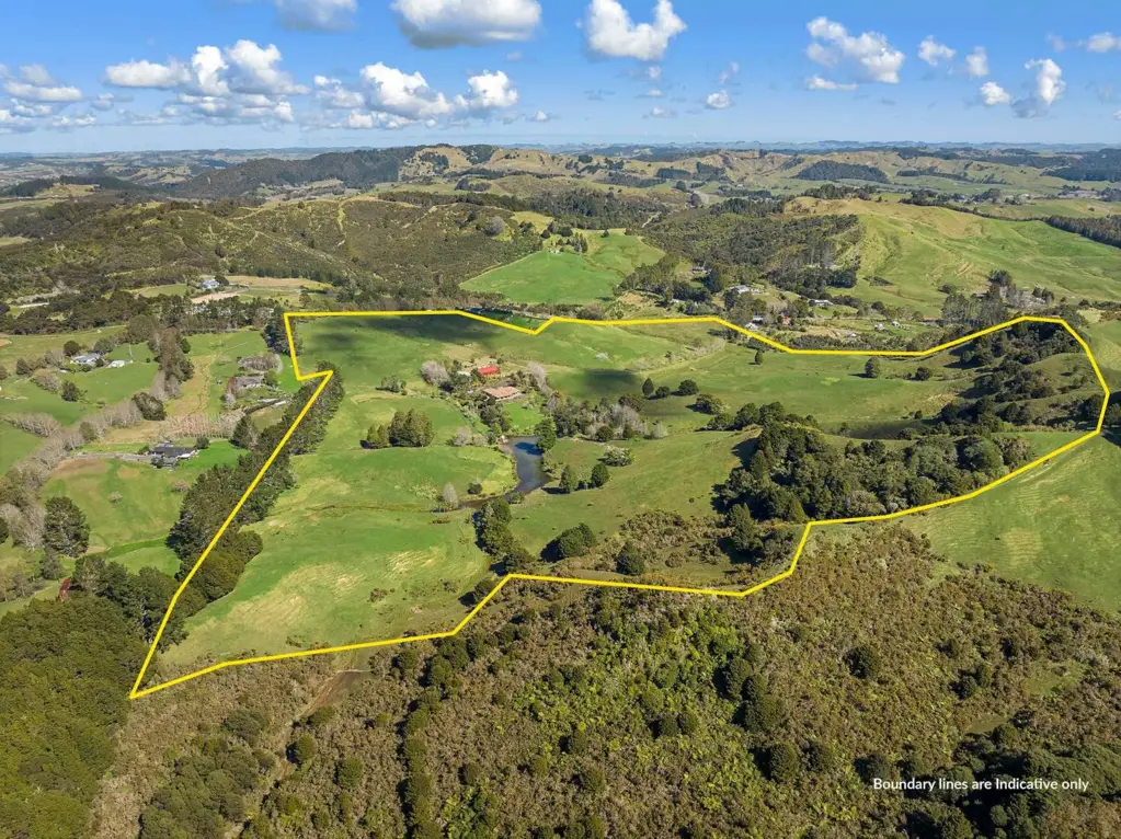 Wainui 5ਬੈੱਡਰੂਮ 67acre Lakeview Retreat+Barns, Endless Potential!