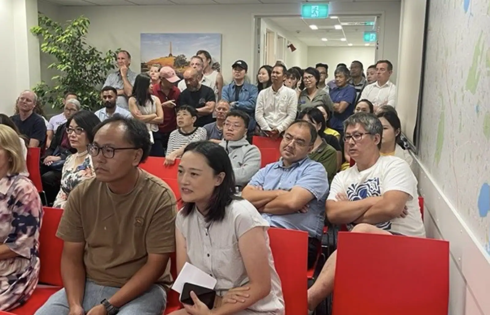 23组买家争抢，奥克兰破宅以为能卖$90万，成交价超$120万