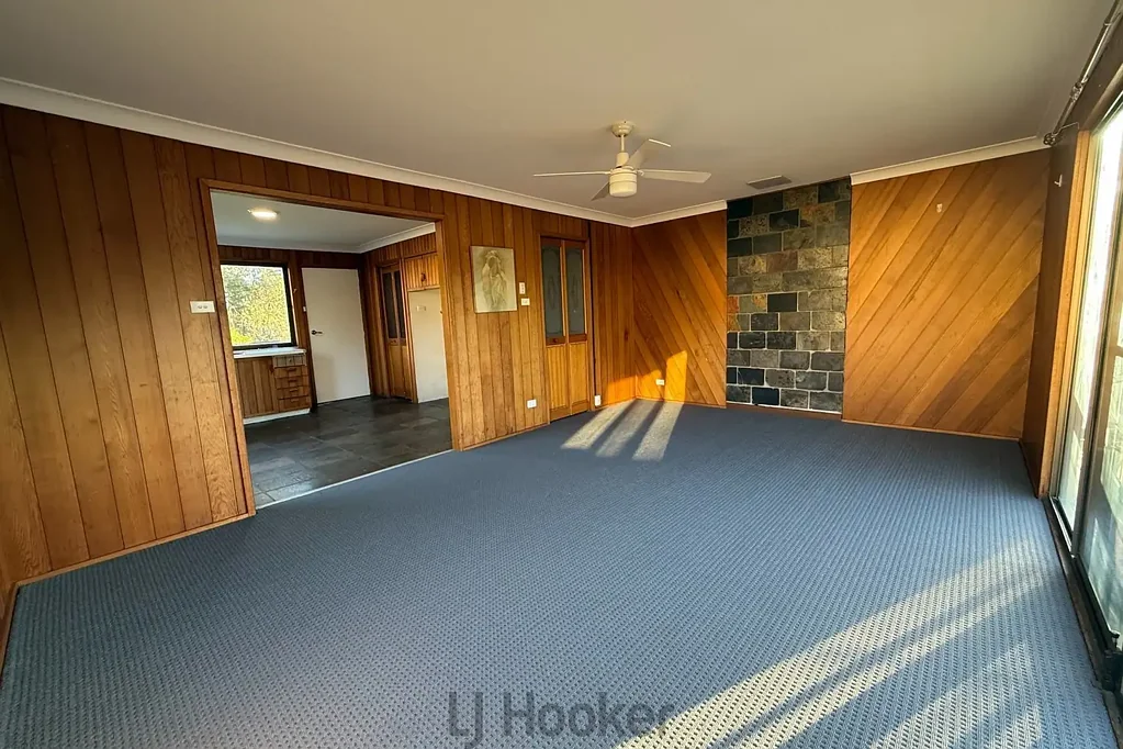 Comfortable & Convenient 2-Bedroom Unit in the Heart of Toronto