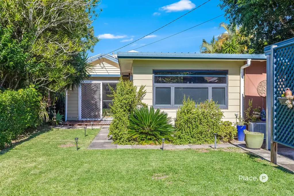Clontarf 3غرفة نوم North-Facing Privacy, Versatile Living & a Walk-Everywhere Lifestyle!