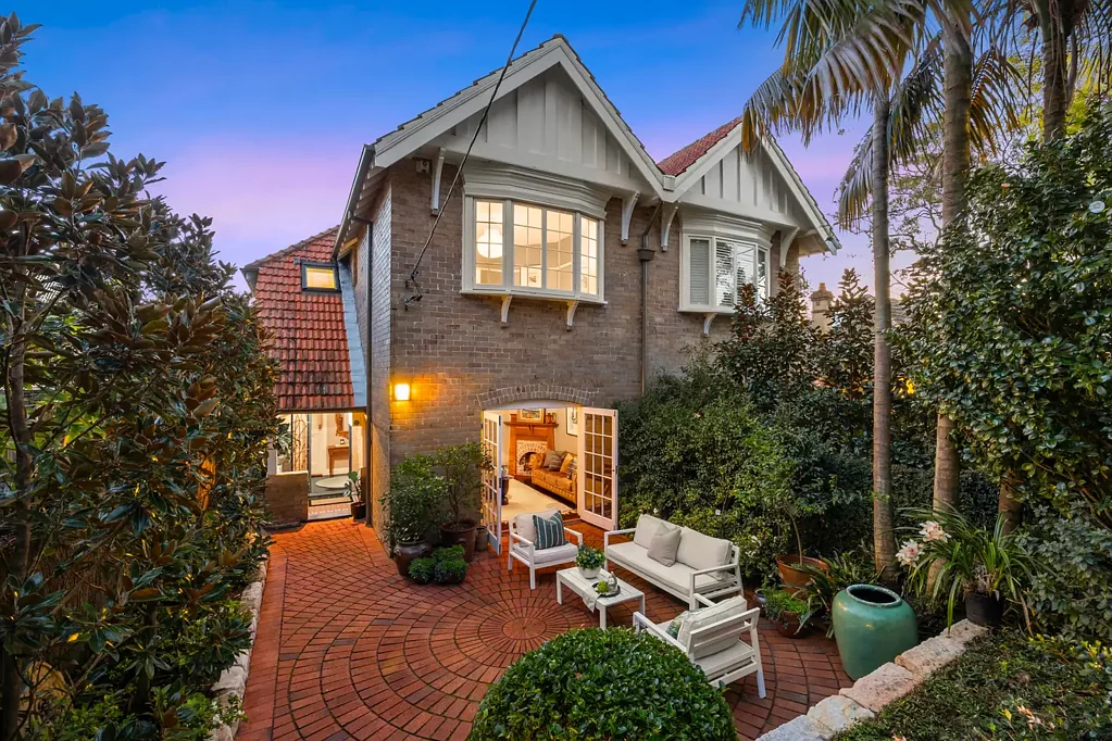 Cremorne Point 4 Bedroom Prestigious character home with iconic views and studio/home office