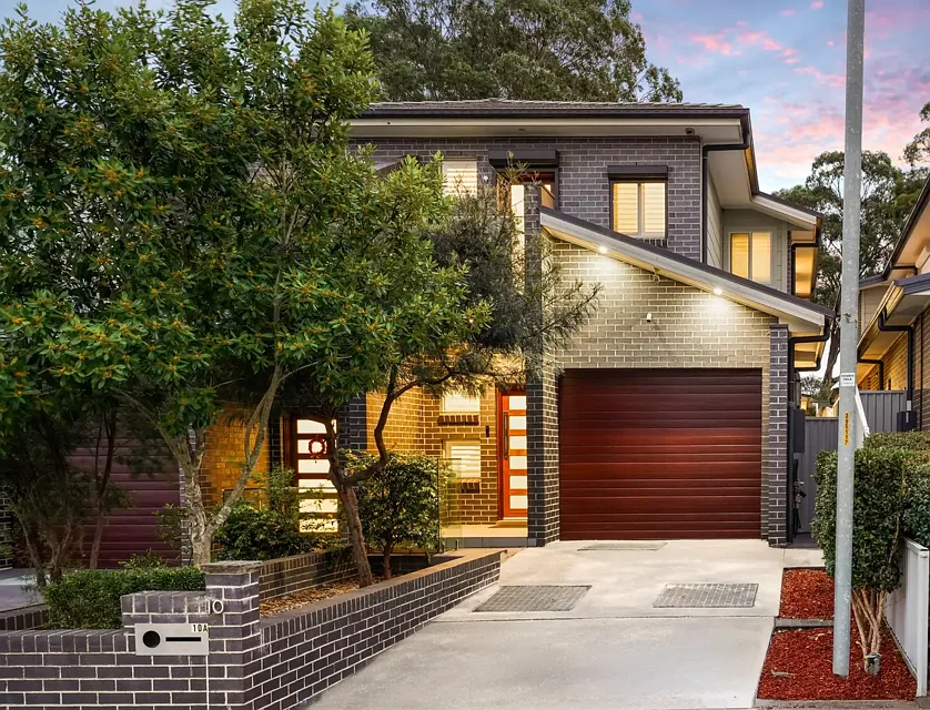 10a Levy Street, Pendle Hill, NSW 2145, 4 غرف, 3 حمامات, Apartment