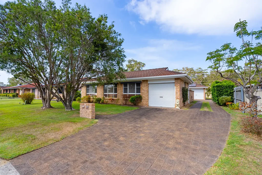 Spacious Front Villa with Private Courtyard & Ducted Comfort
