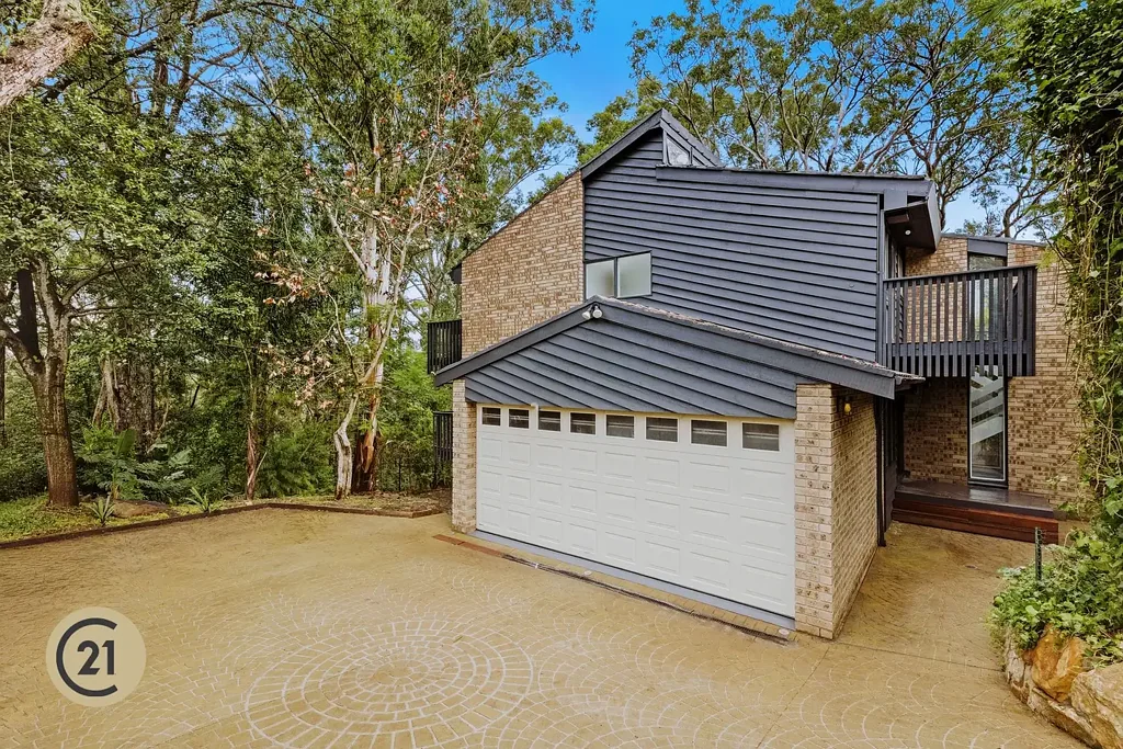 West Pennant Hills 6房 首次上市 私人战斧地块 1046sqm 丛林景观 多代同堂 宽敞布局 双层玻璃 太阳能 电梯通道 FAMILY SANCTUARY IN PRIVATE BUSH SETTING | MULTI-GENERATIONAL LIVING
