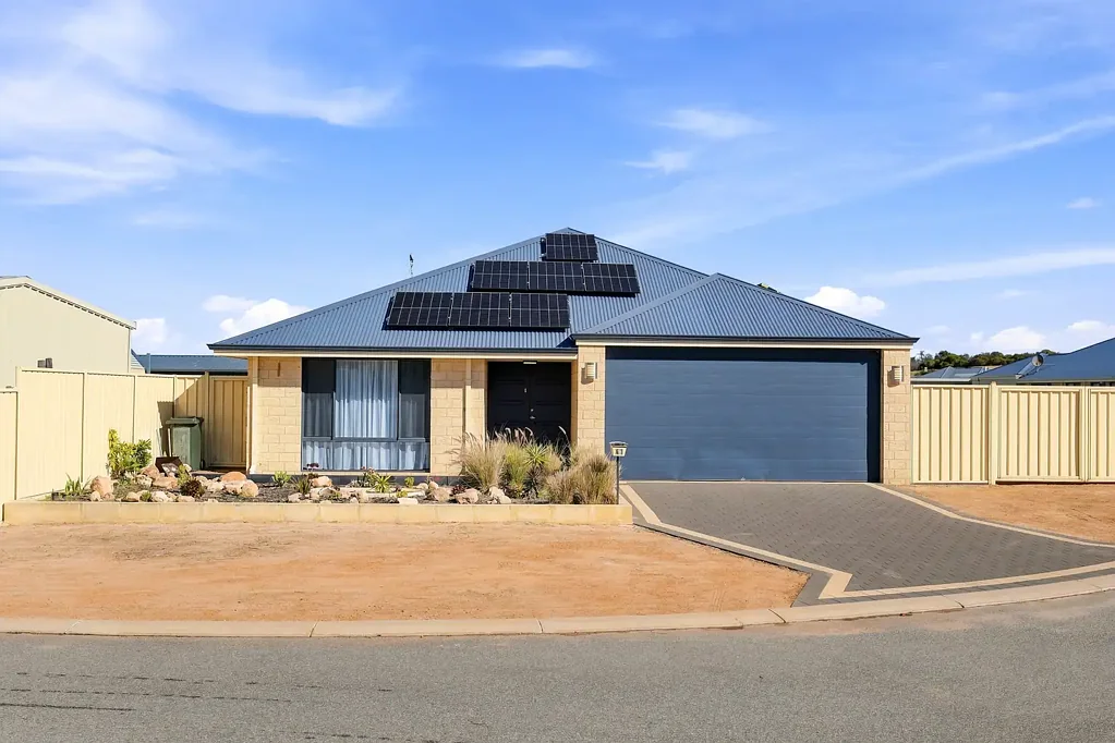 Spacious Family Home in Cape Burney
