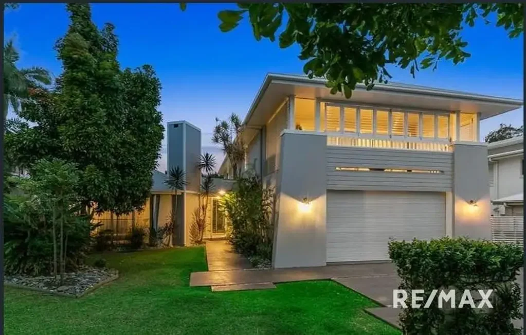 Luxury family home with pool  **rent will increase to $1350.00 per week from 4 November 2026**