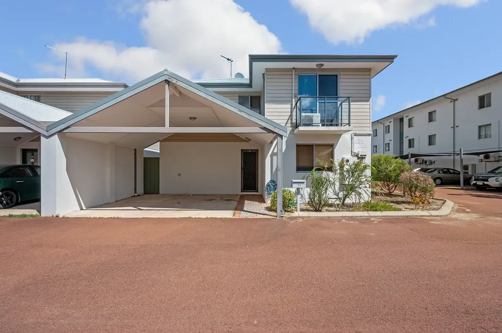 25/12 Davis Road, Kelmscott, WA 6111