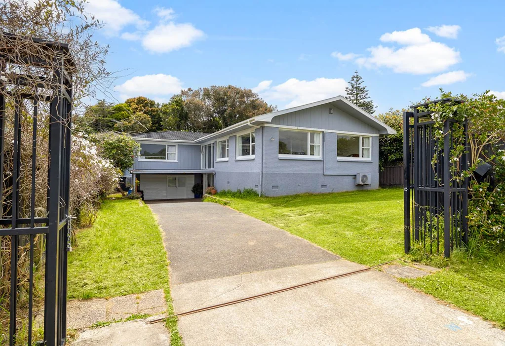 90 Lawrence Crescent, Hillpark, Manukau City, Auckland
