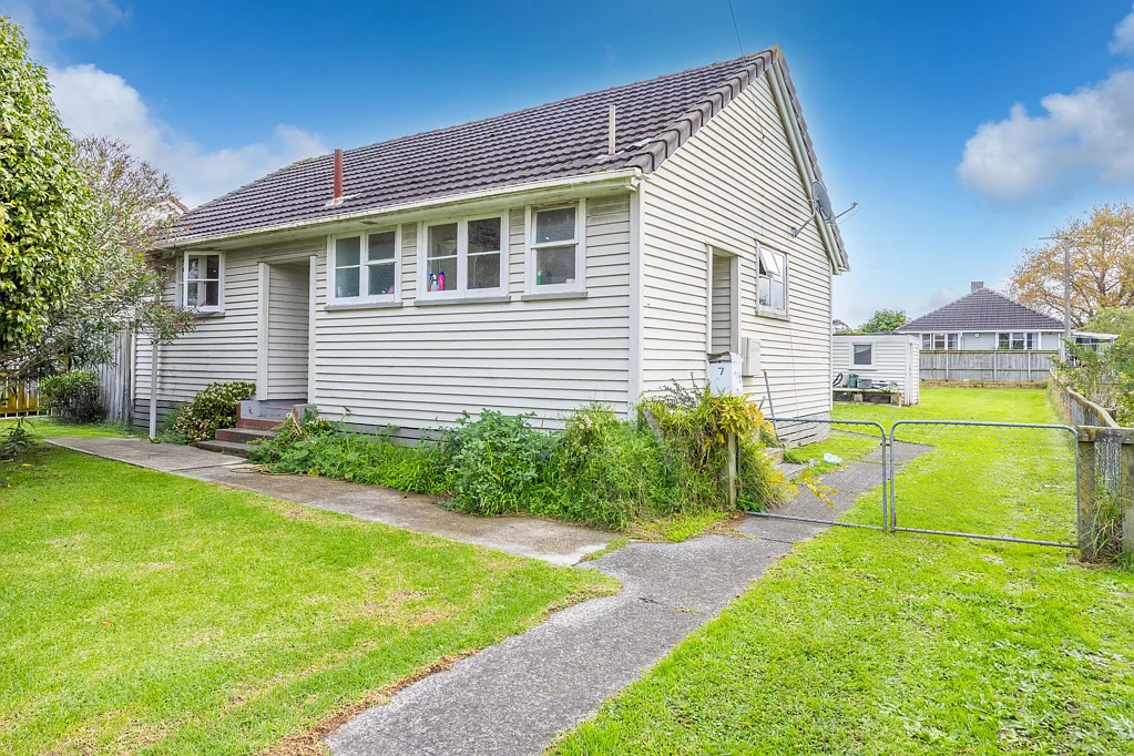 Huntly 2 Bedroom Calling all Investors and Renovators!