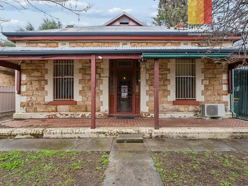 Kensington 2 Slaapkamer Character, Charm and Endless Potential in Blue Chip Kensington