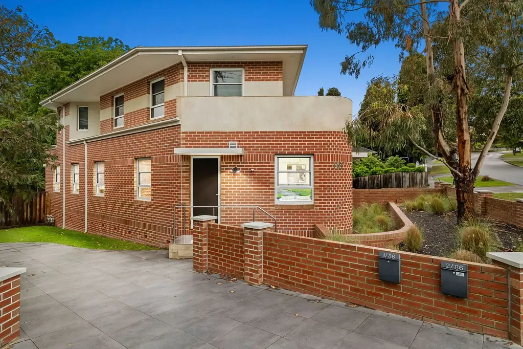 Surrey Hills 2ਬੈੱਡਰੂਮ The Brief: Modern Ground Floor Apartment with Expansive Courtyard