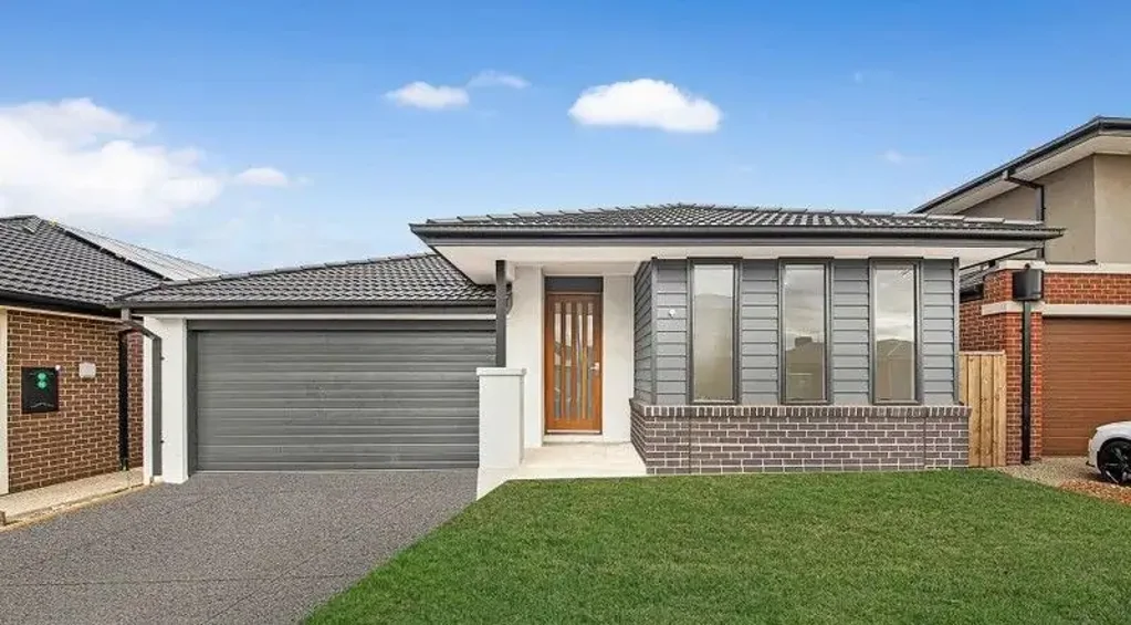 Modern 4-Bedroom Family Home in Deanside