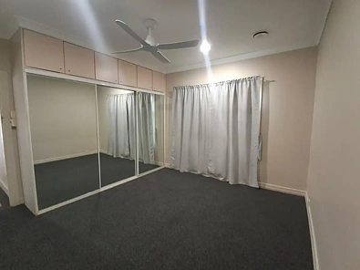 Kwarto - 12 McNeil Street, Gatton, QLD 4343