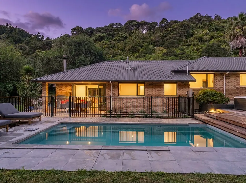 Papakura 4Zimmer Renovated Lifestyle - Pool, Land & Privacy