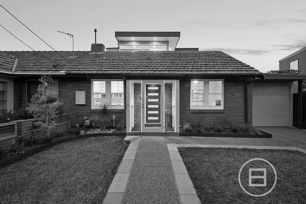 Port Melbourne 4部屋 Expressions of Interest closing Tuesday 23rd September at 1pm (unless sold prior)