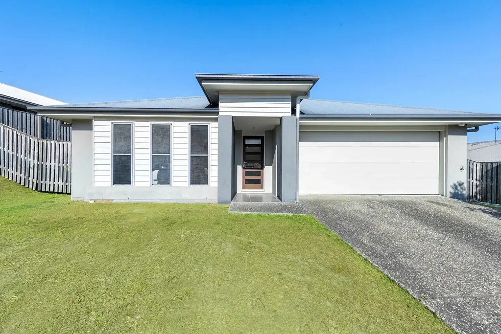Upper Coomera 4Zimmer A Spacious Sanctuary for Modern Family Living