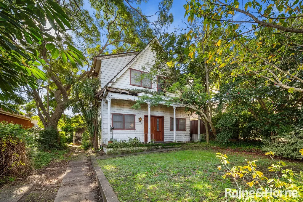32 Martin Street, Roselands, NSW 2196