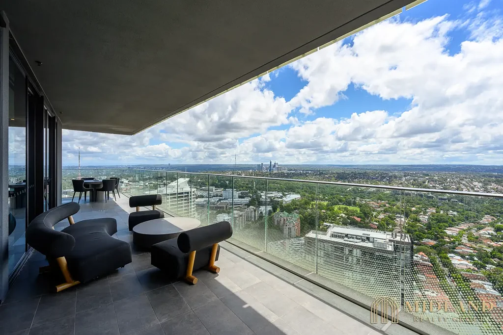 St Leonards 3침실 "House-Sized 3-Bedroom Sky Residence (208sqm) - Owner Repositioned to Sell"