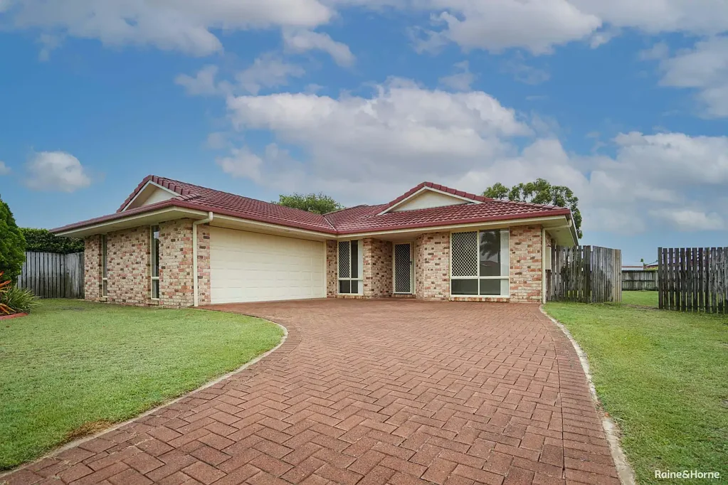 CENTRAL LOCATION - SPACIOUS HOME