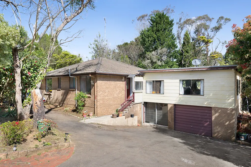 32 Kitchener Avenue, Wentworth Falls, NSW 2782