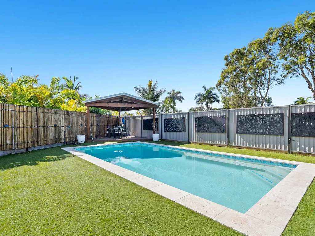 1 Rosswood Court, Helensvale, QLD 4212