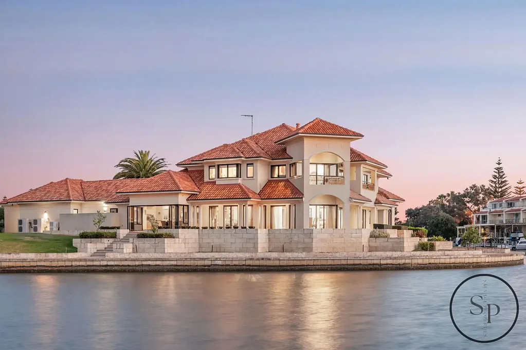 10 & 11 Amity Cove, Halls Head, WA 6210