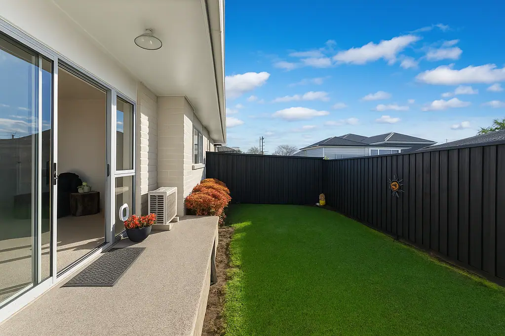 Papatoetoe 2Phòng ngủ BRICK MIDDLE UNIT WITH GARAGE