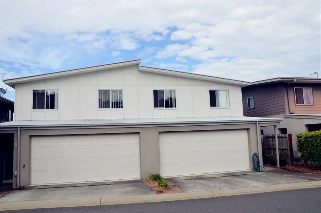 20/2 Sangster Crescent, Pacific Pines, QLD 4211
