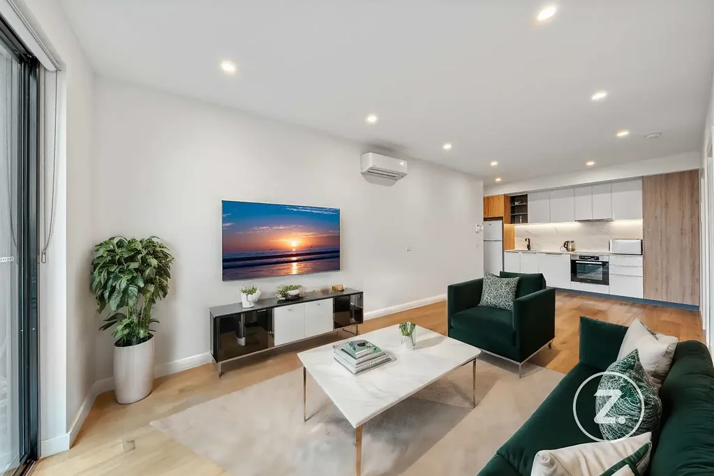 Cheltenham 2房 建筑师设计 时尚安全 海湾精华 两卧两卫 宽板橡木地板 开放式生活区 私人阳台 独立气候控制 顶级综合楼 屋顶娱乐区 自然采光 Architecturally Designed Luxury Apartment with Bayside Living and Exclusive Rooftop Access