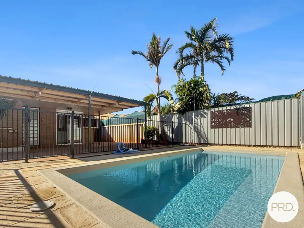 3 Bedroom home with entertainers yard
