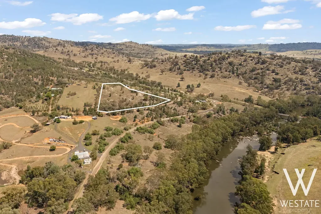 104 Lachlan Waters Road, Wyangala, NSW 2808