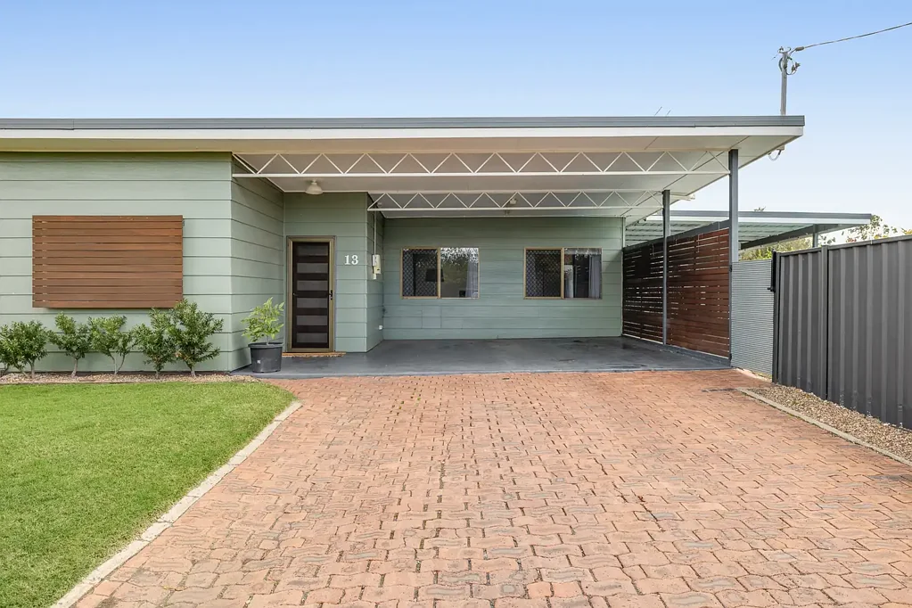 Dalby 3Moenga Immaculate Presentation Meets Spacious Living