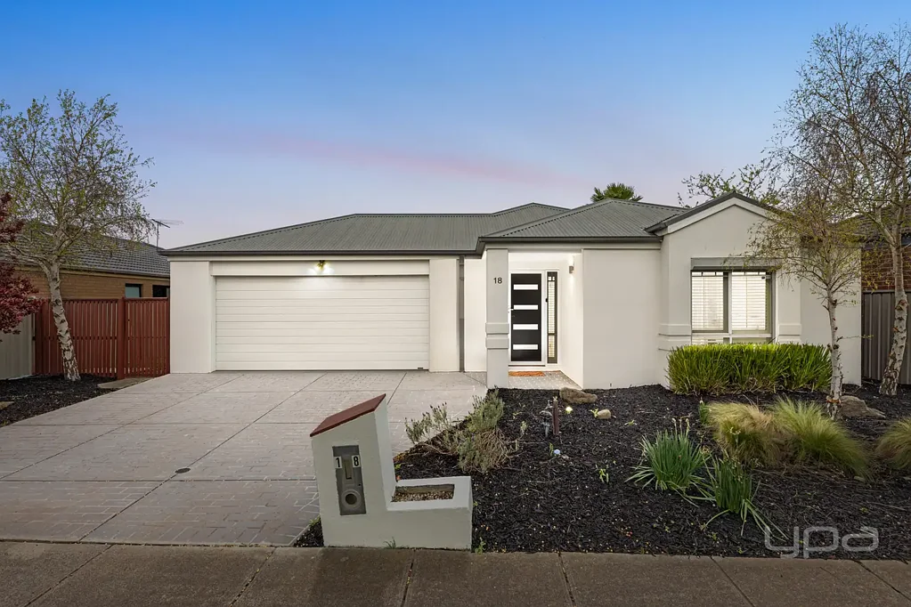 18 Moorgate Street, Point Cook, VIC 3030