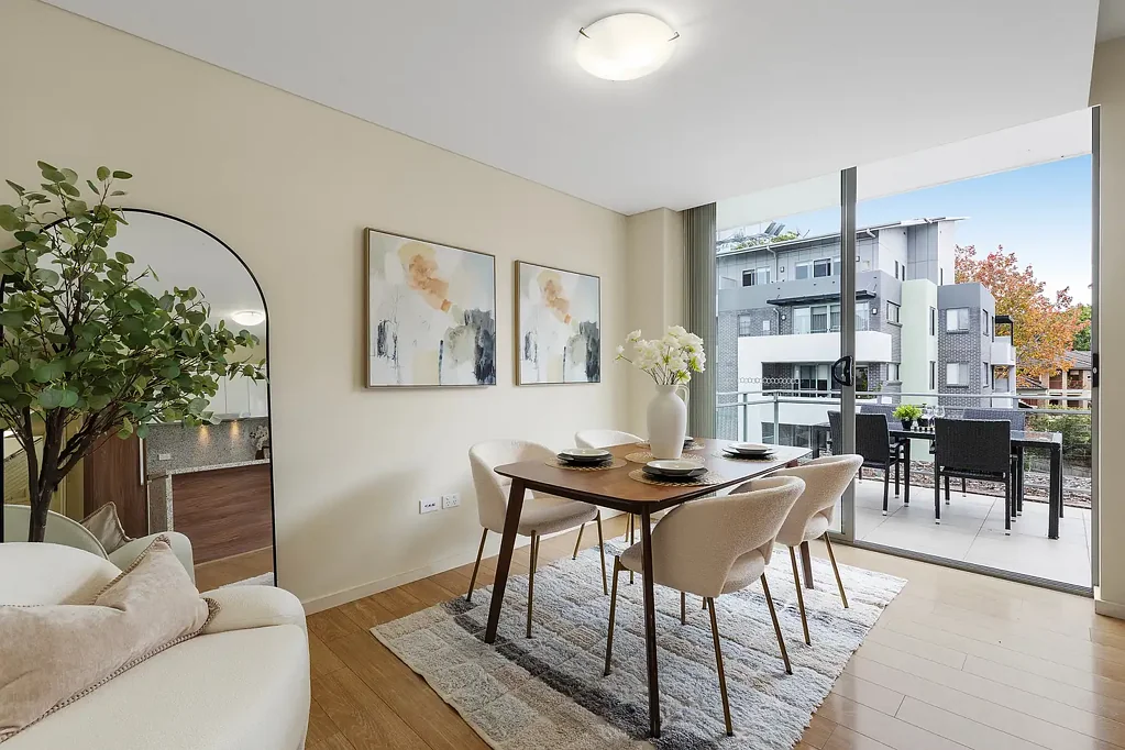 Unique Split level 3 bedroom Penthouse + Study