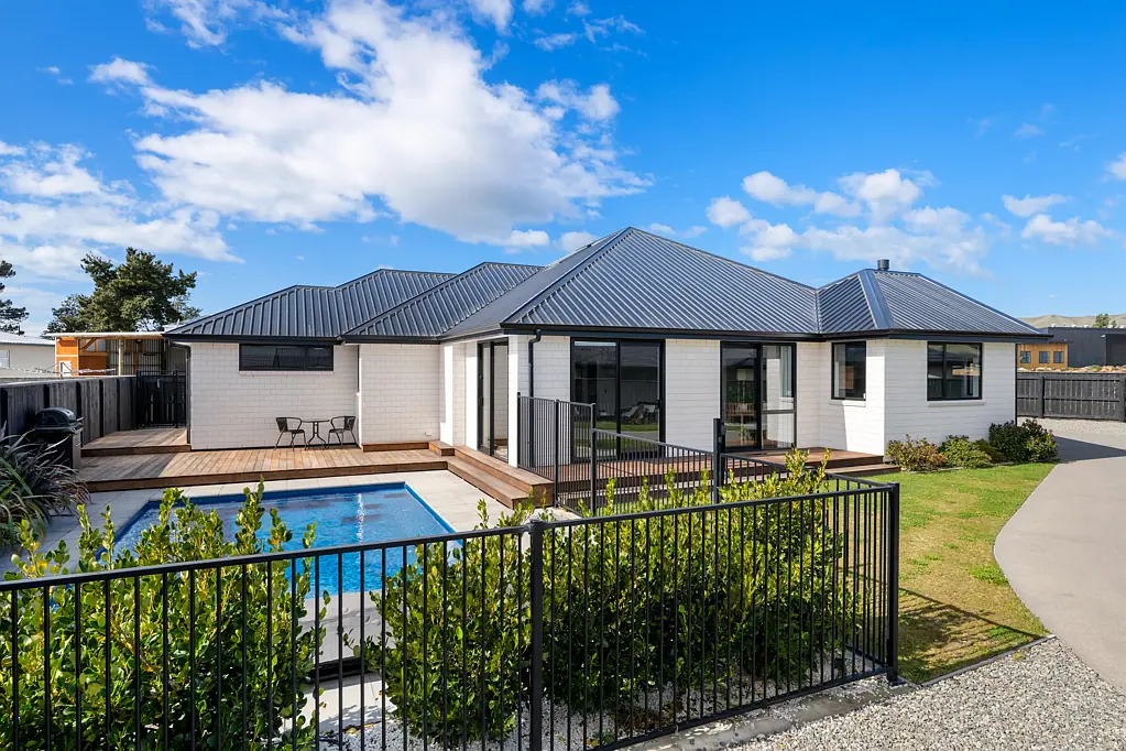 Omaka 4ਬੈੱਡਰੂਮ Modern Family Living With Poolside Perfection