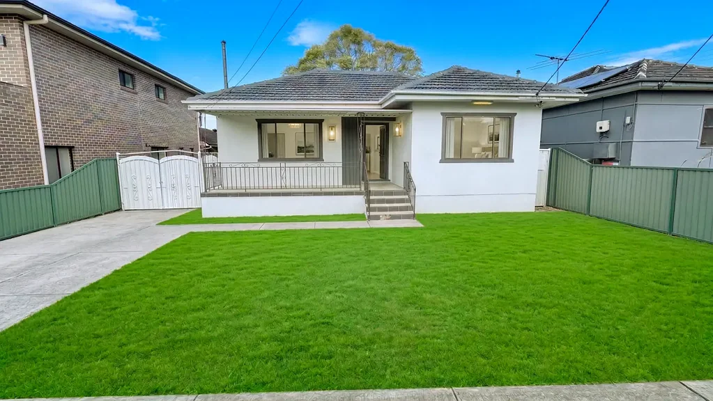 Fairfield 4ਬੈੱਡਰੂਮ A Golden Opportunity for Renovators & Investors Alike!