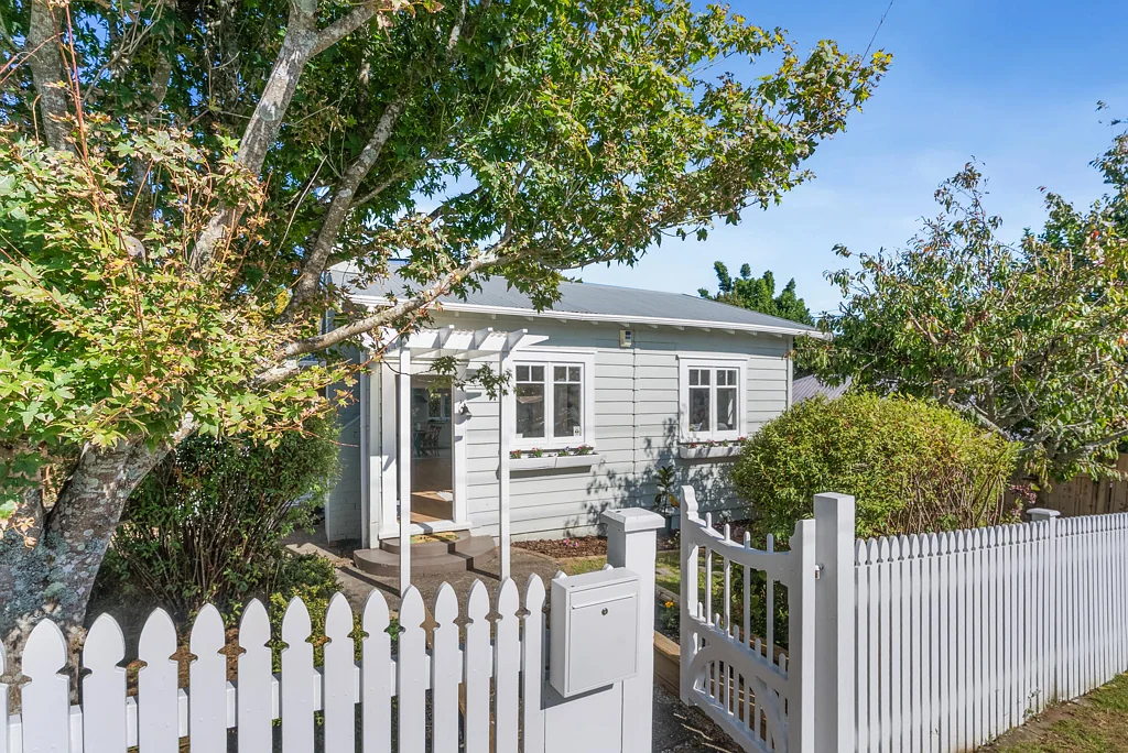 28B Fruitvale Road, New Lynn, Waitakere City, Auckland