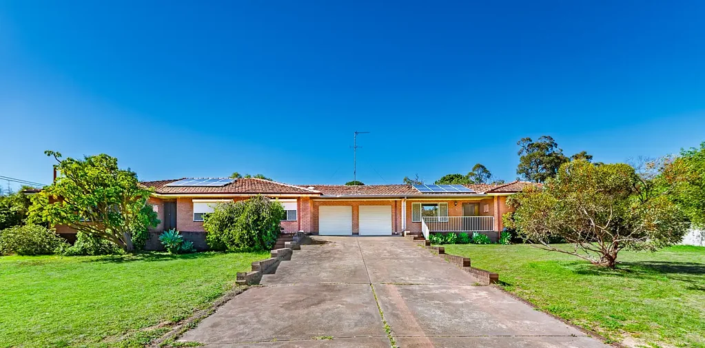 Waroona 7房  Shared Living. Investment Income. Development Potential - All Possible on 3436sqm
