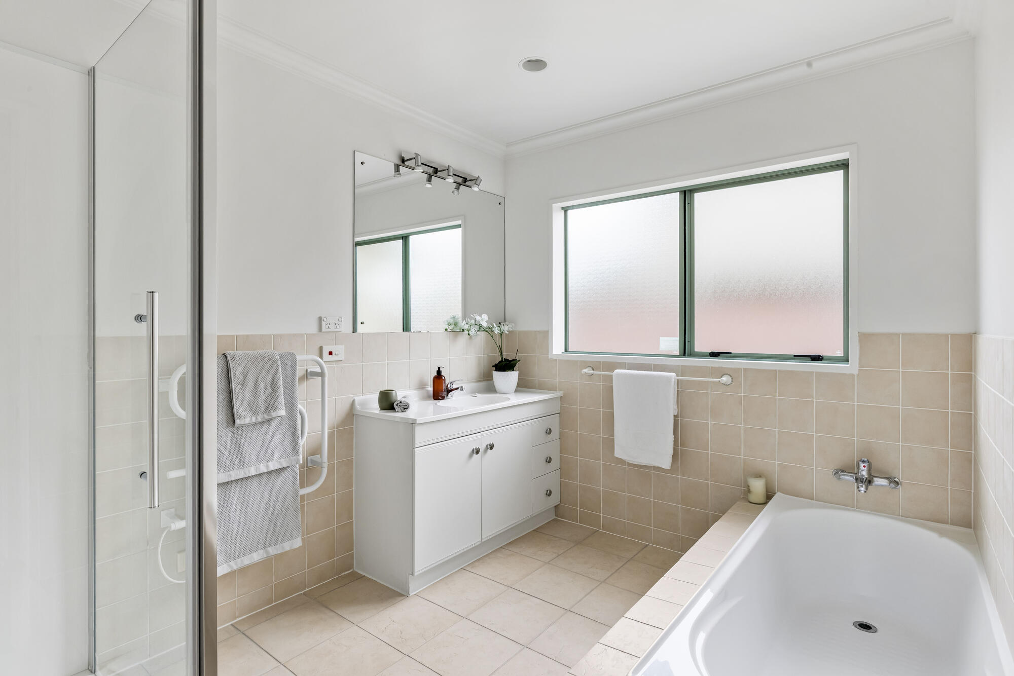 179 Lakeside Drive, Orewa, photo 17