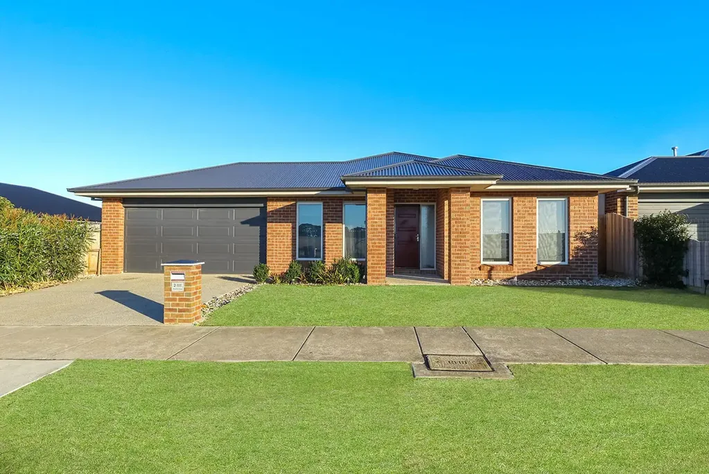 Warrnambool 3कमरा BEAUTIFULLY PRESENTED NEAR NEW 3 BEDROOM HOME IN NORTH/EAST WARRNAMBOOL!