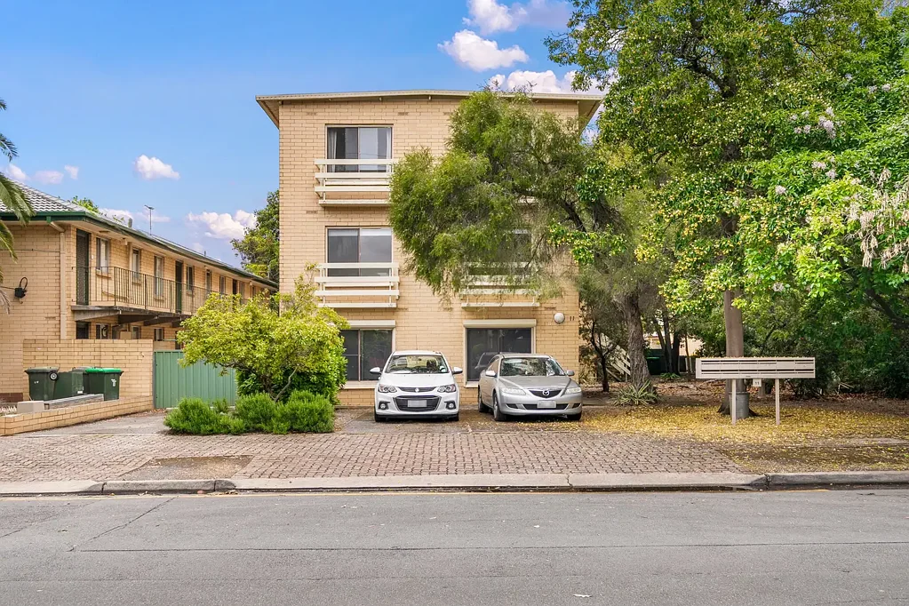 Kent Town 2ਬੈੱਡਰੂਮ Leafy Outlooks, City Reach & Eastside Living in Coveted Kent Town.