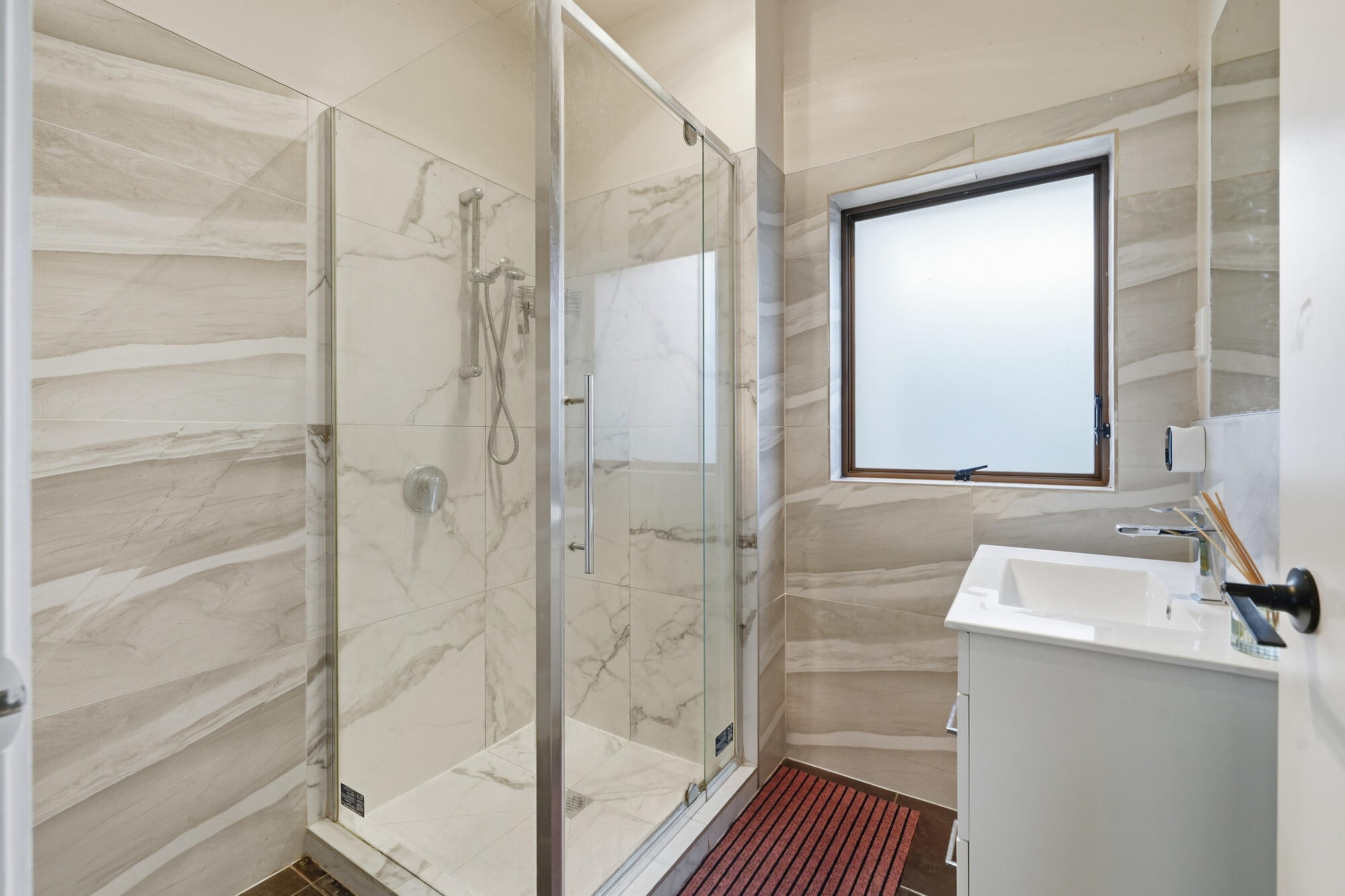 10 Ian Place, Glendene, photo 15